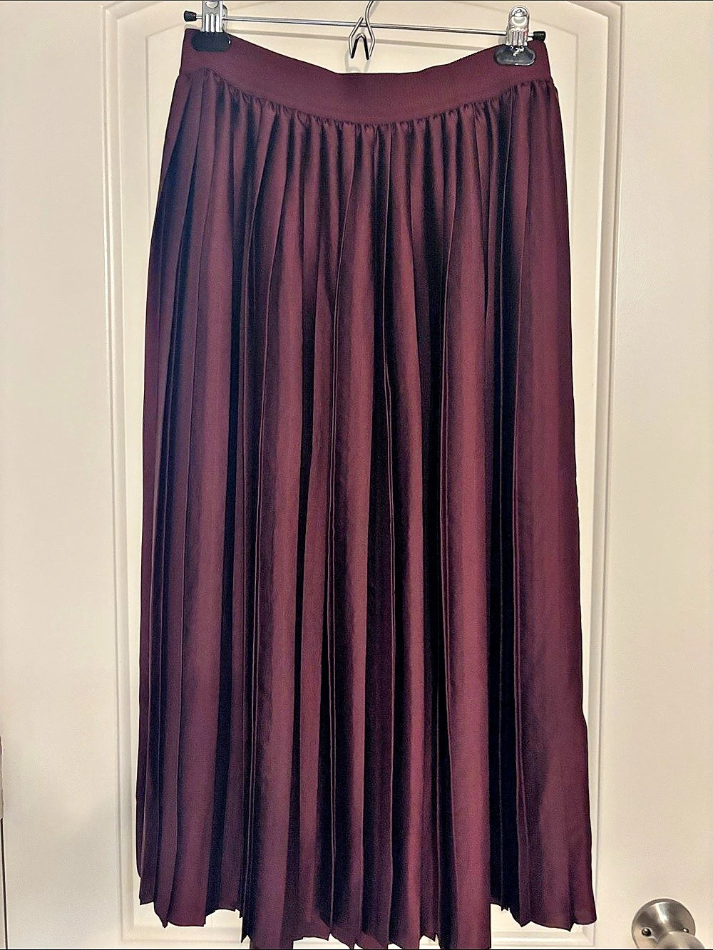 LULULEMON Pleated Maxi Skirt in maroon